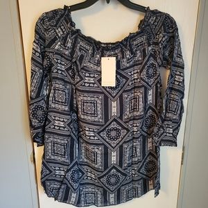 NWT The Hanger brand Off Shoulder Bandana Print Top